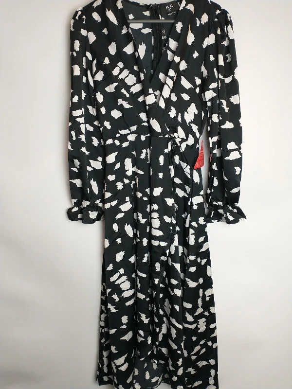 Ax Paris Black And White Printed Wrap Midi Dress Size 6 **** V497