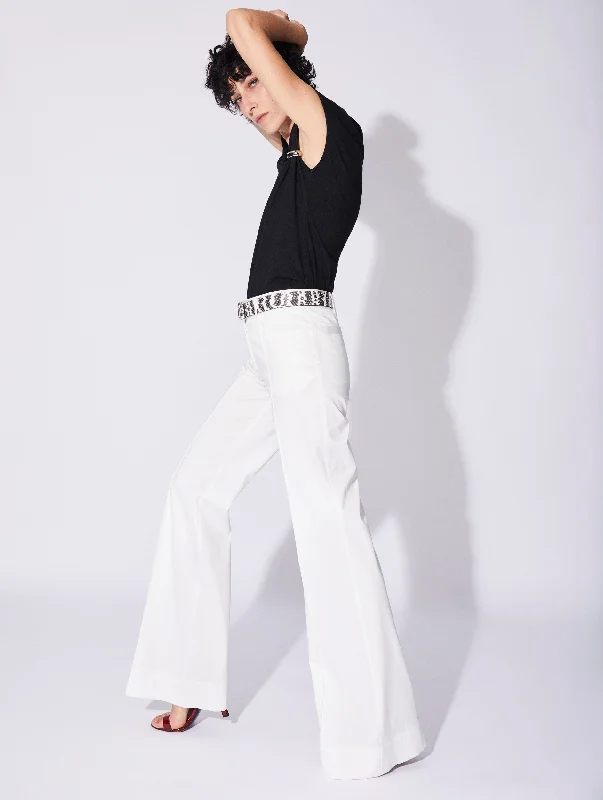 Pantalon flare en satin de coton stretch blanc