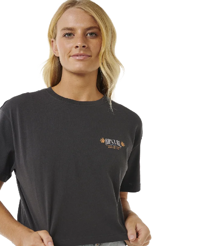 Coral Sands Crop T-Shirt in Washed Black